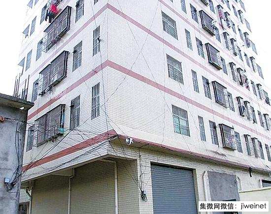 在光纤电缆线旁边装上一个盒子就能拉网线上网