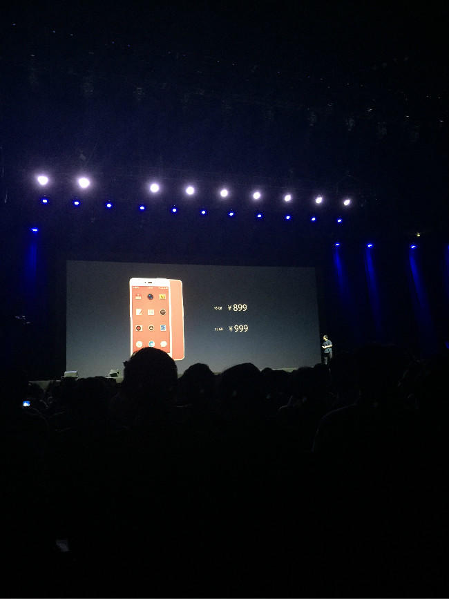 坚果手机,锤子为年轻人严肃设计的平价手机-技