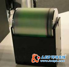 富士达首次展示发光状态的圆筒型有机EL照明产品