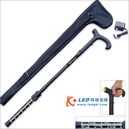 史上最给力的拐杖：能防身也能照明