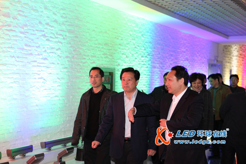 江苏省政府副秘书长朱步楼 省科技厅副厅长杨锐一行来史福特调研 