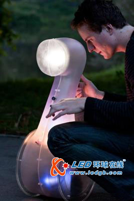 智能照明机器人