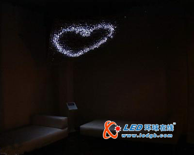 动态展示的LED水晶吊灯