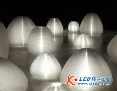 柔软多变的灯笼LED灯
