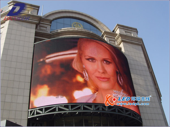 德彩光电P16LED显示屏闪耀五洲黄金大厦