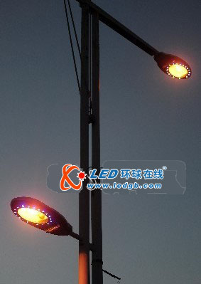 新型LED混光高效节能路灯闪亮琼海
