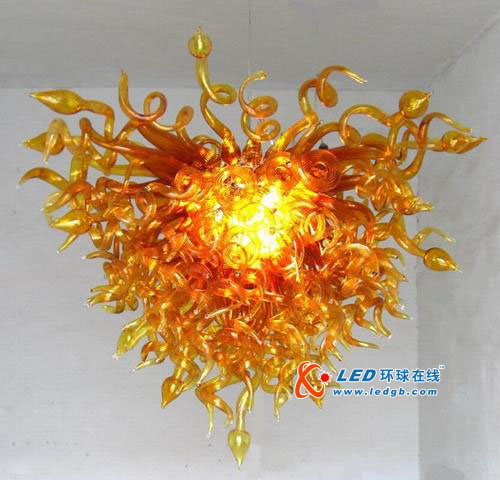 金蛇狂舞的华丽玻璃吊灯