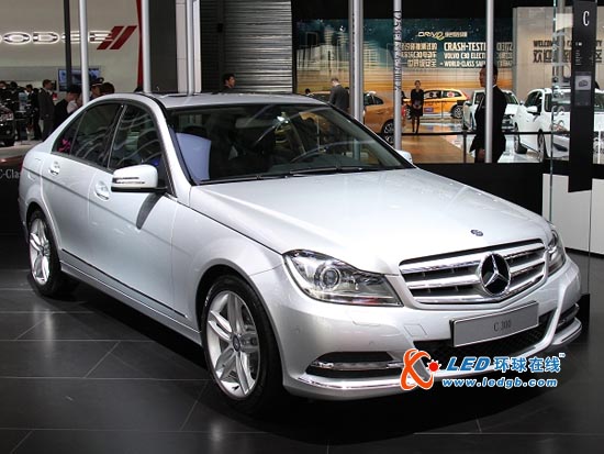 上海车展技术PK:LED车灯 vs 氙气灯