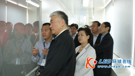 科技部党组副书记 副部长王志刚莅临炬光科技考察调研
