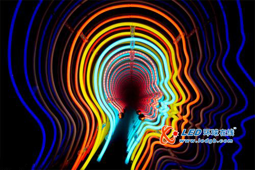丰富视觉的霓虹灯设计