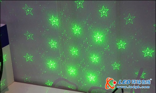 舞台激光灯营造梦幻气氛