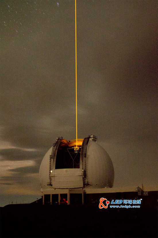 世界最大望远镜首次成功发射激光