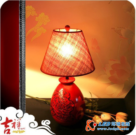 中式韵味 不同元素台灯演绎卧室风