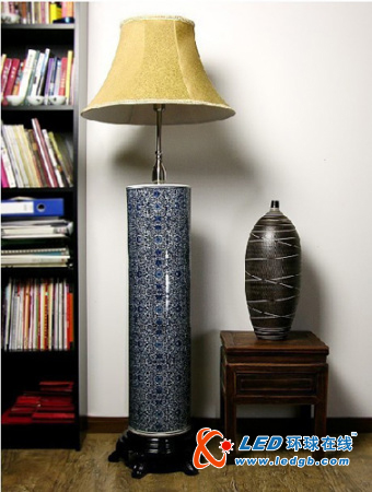 中式韵味 不同元素台灯演绎卧室风