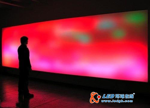 艺术家Leo Villareal：LED灯塑造出美妙世界 
