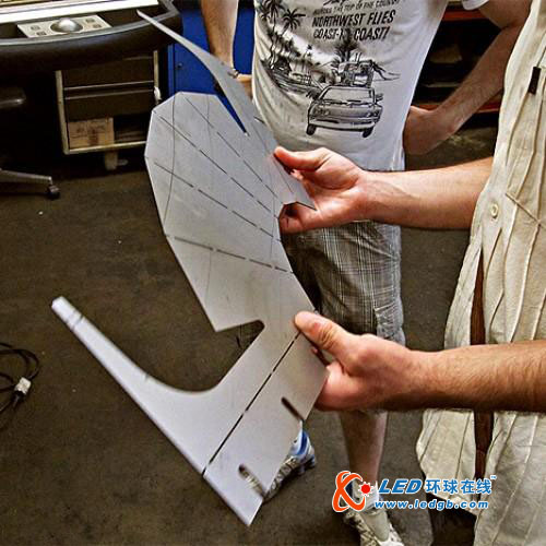 灯中钢铁侠  全金属LED台灯