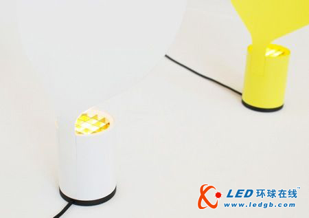 温馨的LED气球桌灯