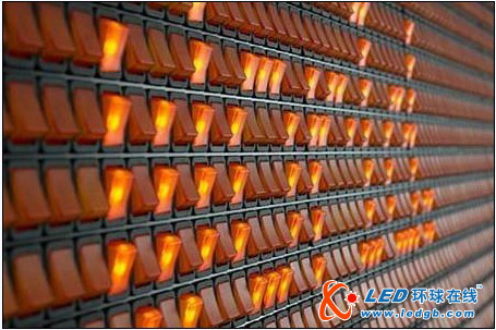 用5000个开关做成的电子显示屏