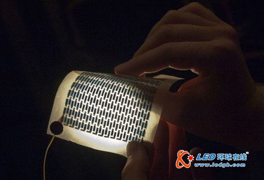 美国科学家研发出可折叠的纸质太阳能电池 
