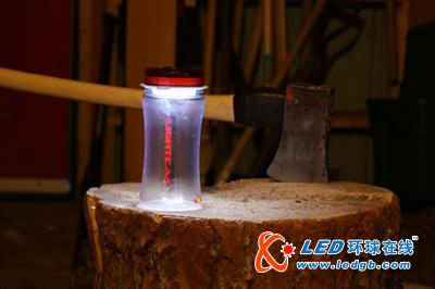 多用途太阳能LED发光水壶