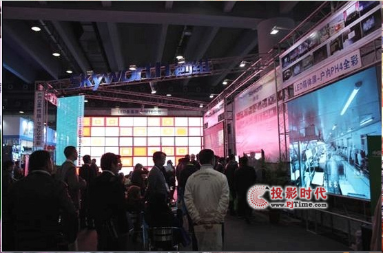 创维电教博士多点触控新品亮相广州国际LED展