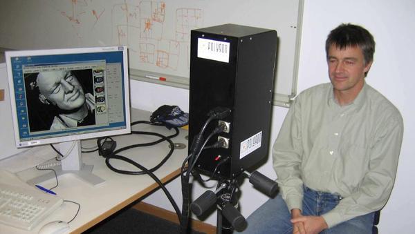 德国保安公司三维系统识别人脸项目,oled护照