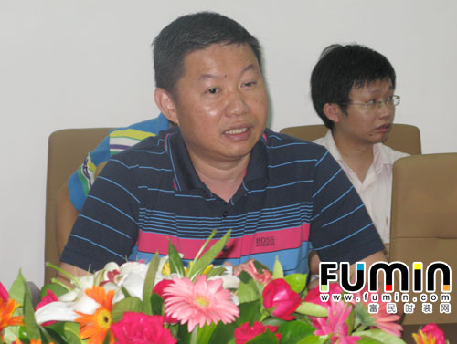 东莞市科技局副局长对RFID在衣讯的应用表示