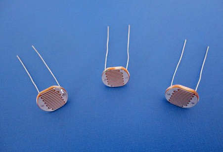 光敏电阻器_光敏电阻器分类_光敏电阻器使用