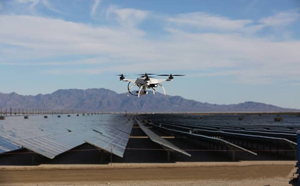 当太阳能农场拥抱无人机